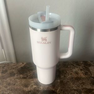 BNWT Stanley 40oz Rose quartz